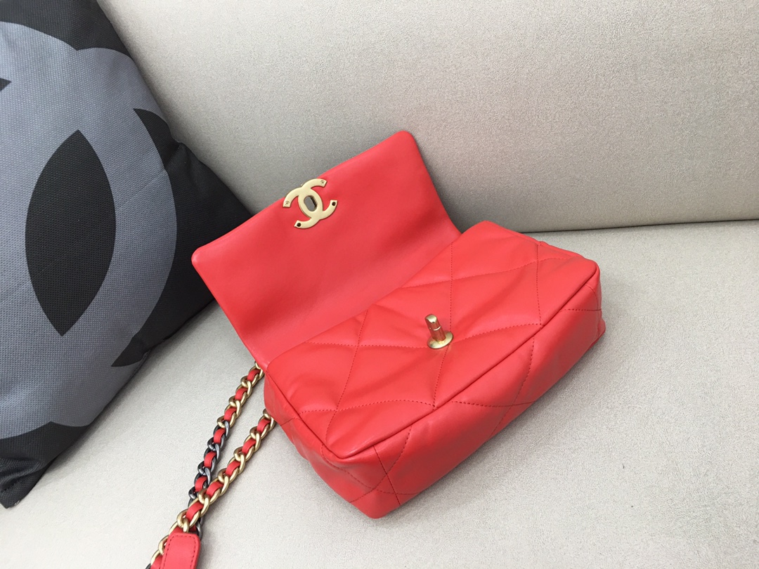 Lambskin 19 Handbag Flap Bag AS1160 Red